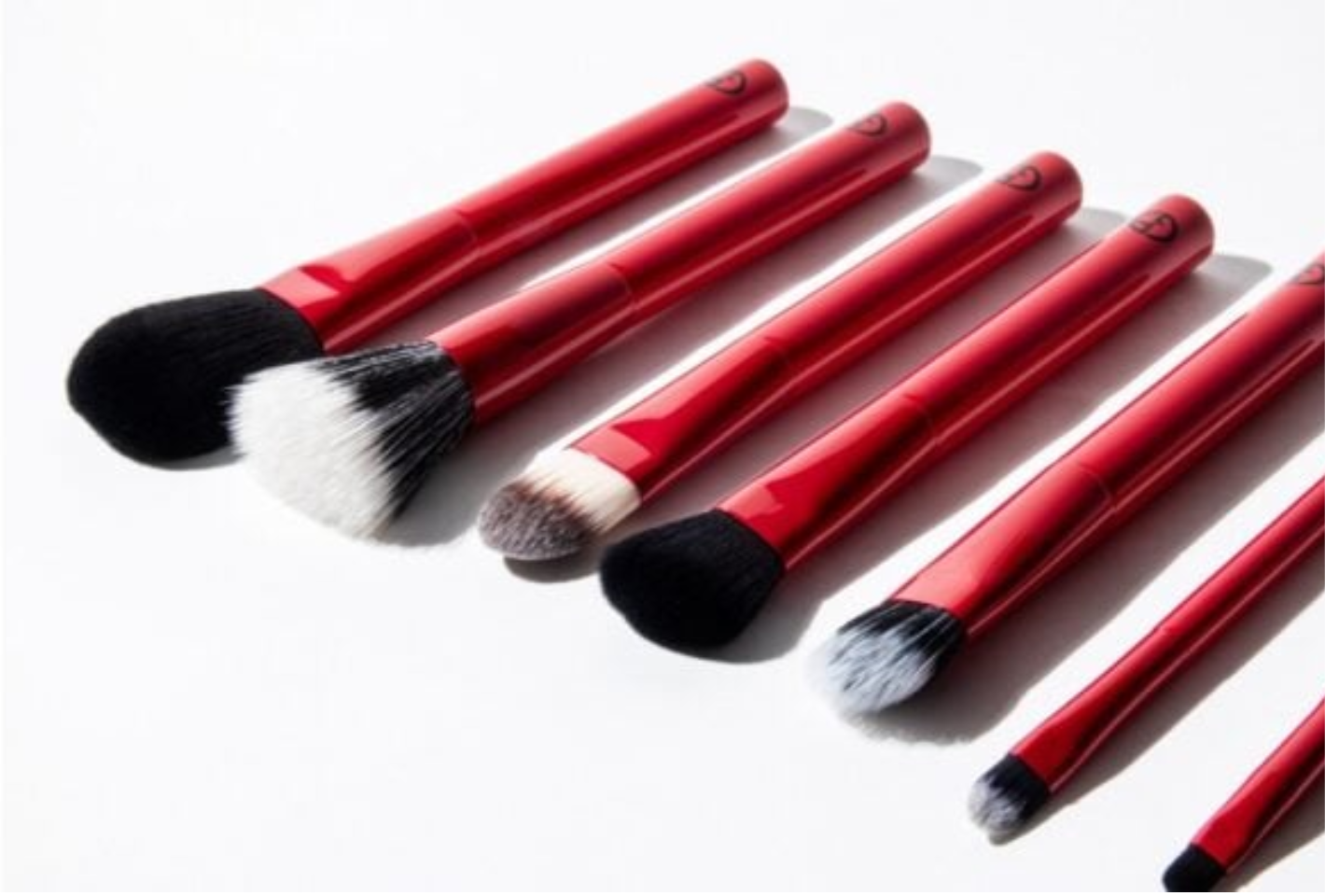 Les makeup artistes d’Armani utilisent des pinceaux Cosmogen