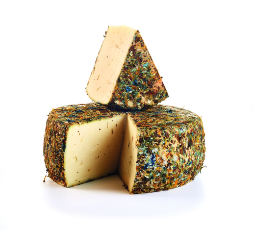 Ref. 244290 Tomme fermière aux fleurs au lait cru affinée 60 jours 31% MG 470G env.