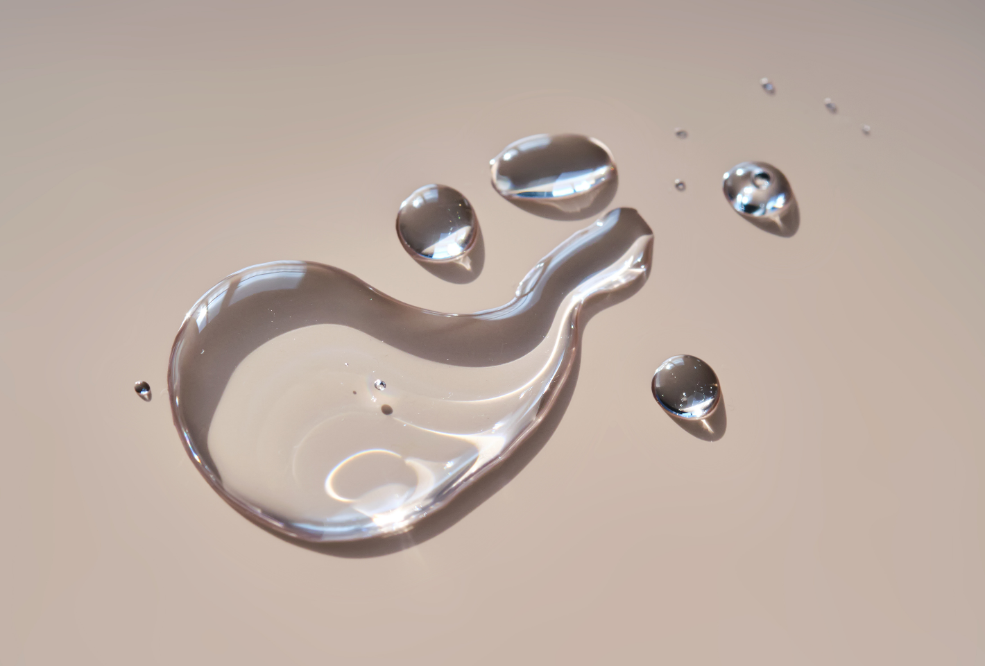 US Beauty Trends 2025: Science-Driven Longevity, Ingredient Innovation, and Holistic Wellness